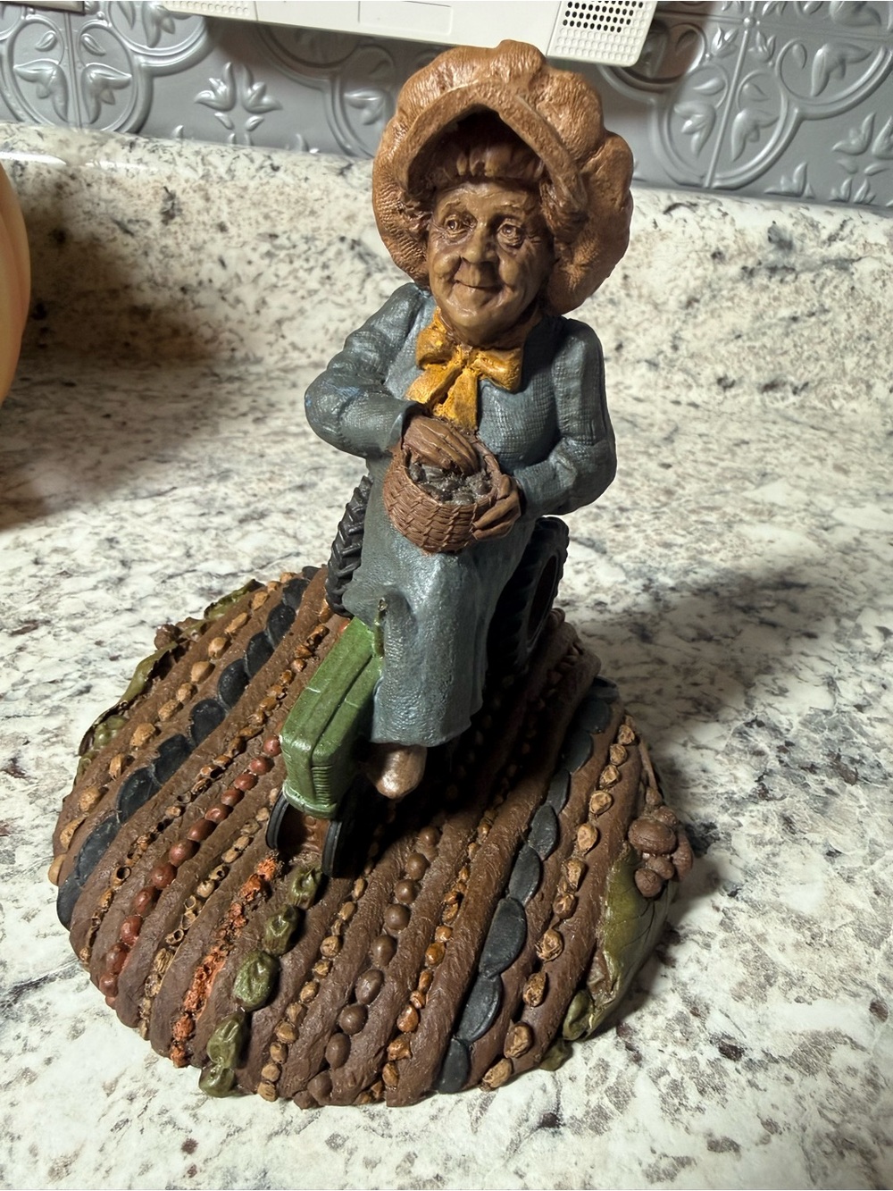 Tom Clark Gnome, Flora #51